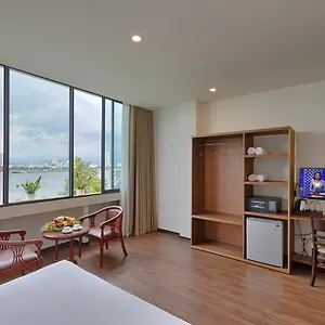 vitalis-riverside-hotel.hotelsofhoian.com/